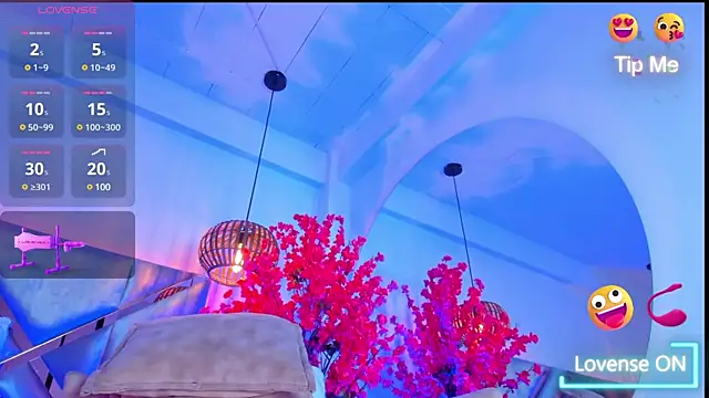 KimVelezz online show from 5, 3, 2025