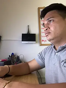 Snapshot of ahntony__69 chatting on 5, 4, 2026 ahntony 69 online show from 5, 4, 2026