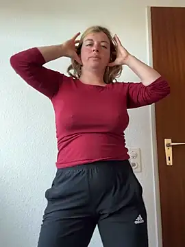 Snapshot of Lombada chatting on 9, 4, 2026 Lombada online show from 9, 4, 2026