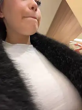 Chloe  Moon online show from 10, 1, 2025