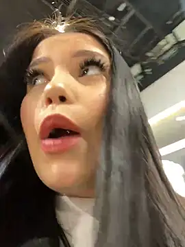 Chloe  Moon online show from 1, 2, 2025