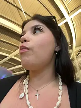 Chloe  Moon online show from 5, 3, 2025