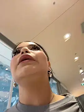 Chloe  Moon online show from 9, 3, 2025