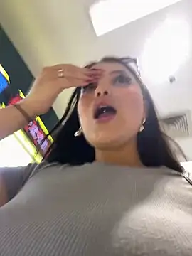 Chloe  Moon online show from 9, 3, 2025