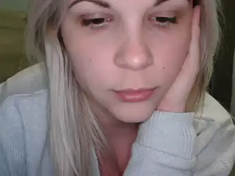 Snapshot of LaRa_forU chatting on 19, 12, 2024 LaRa forU online show from 19, 12, 2024