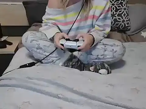 Snapshot of LaRa_forU chatting on 17, 1, 2025 LaRa forU online show from 17, 1, 2025