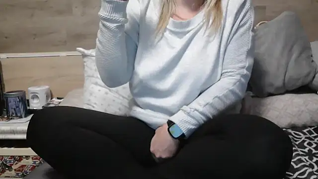 Snapshot of LaRa_forU chatting on 7, 2, 2025 LaRa forU online show from 7, 2, 2025