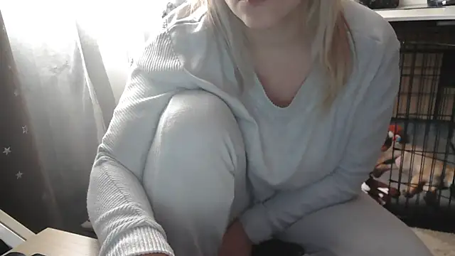 Snapshot of LaRa_forU chatting on 9, 2, 2025 LaRa forU online show from 9, 2, 2025