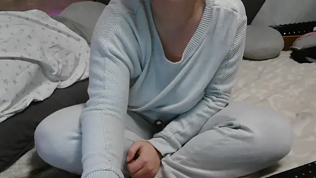 Snapshot of LaRa_forU chatting on 13, 2, 2025 LaRa forU online show from 13, 2, 2025