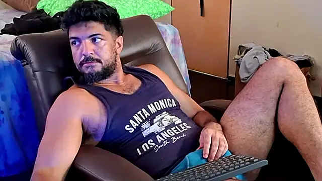 Snapshot of LUH133 chatting on 4, 2, 2026 LUH133 online show from 4, 2, 2026