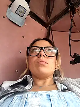 Sweel Leyva18 online show from 25, 6, 2026