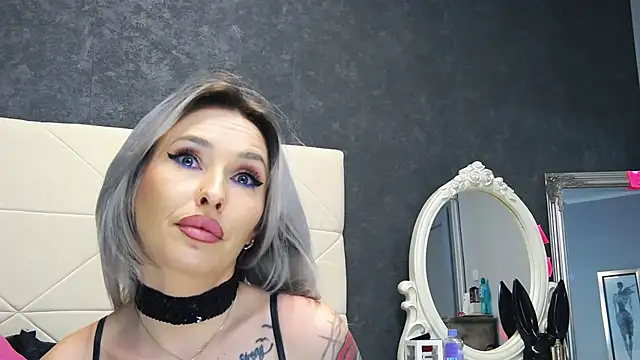 IssaSmith online show from 19, 2, 2025