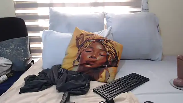 Foxybrownxx1 online show from 21, 5, 2026