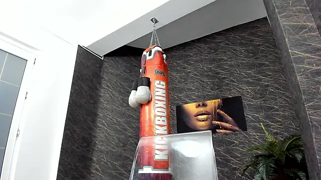 leonardsmith01 online show from 10, 2, 2025