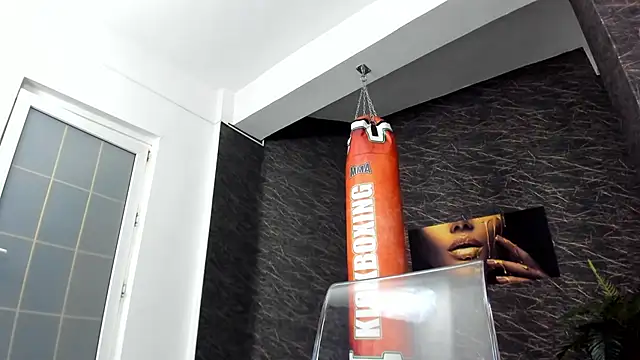 leonardsmith01 online show from 28, 2, 2025