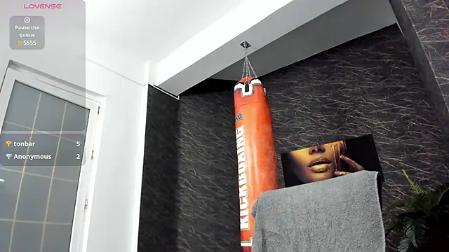 leonardsmith01 online show from 4, 3, 2025