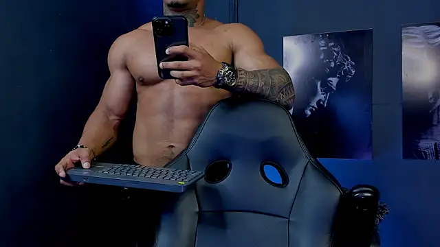 Snapshot of bradley_smith chatting on 23, 4, 2026 bradley smith online show from 23, 4, 2026