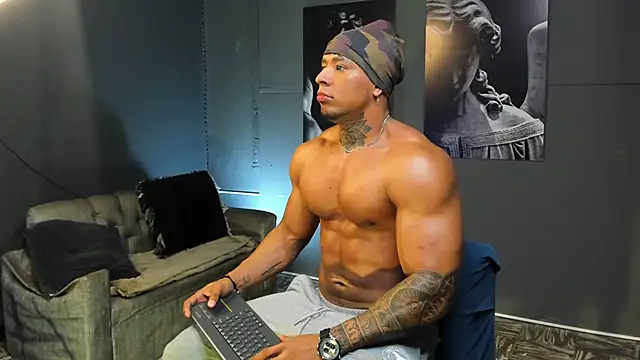 Snapshot of bradley_smith chatting on 16, 5, 2026 bradley smith online show from 16, 5, 2026