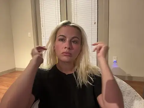 girlfriendmissy online show from 28, 2, 2025