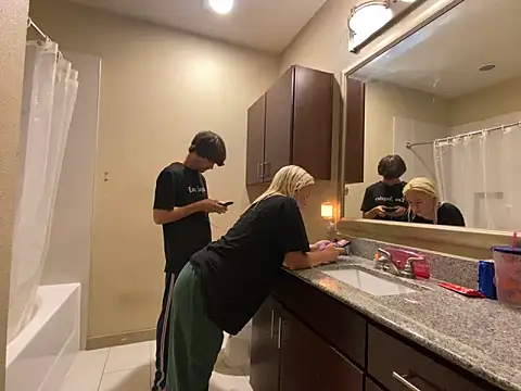 girlfriendmissy online show from 11, 3, 2025