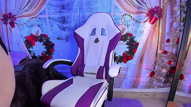 Snapshot of GilaKat chatting on 3, 12, 2024 GilaKat online show from 3, 12, 2024