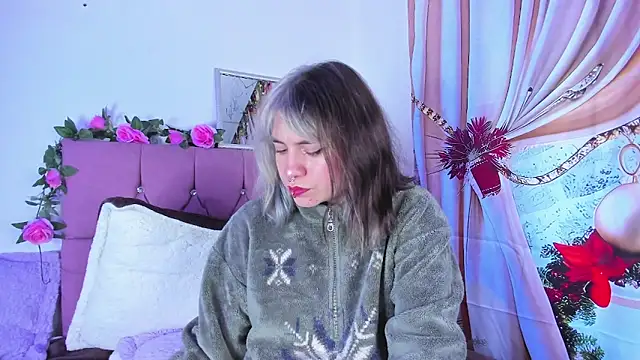 Snapshot of GilaKat chatting on 7, 12, 2024 GilaKat online show from 7, 12, 2024