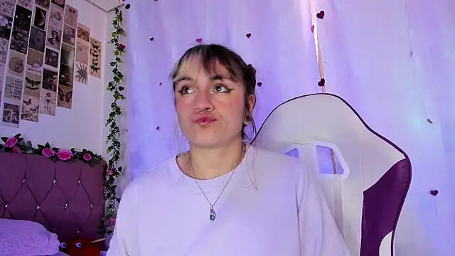 Snapshot of GilaKat chatting on 19, 2, 2025 GilaKat online show from 19, 2, 2025