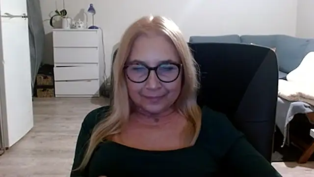 sofia xkiss online show from 21, 2, 2025