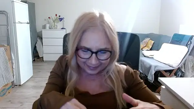 sofia xkiss online show from 13, 3, 2025