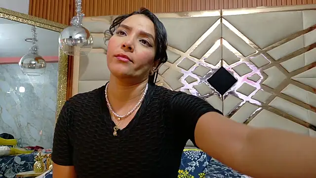 Sluttyandmature online show from 1, 4, 2026