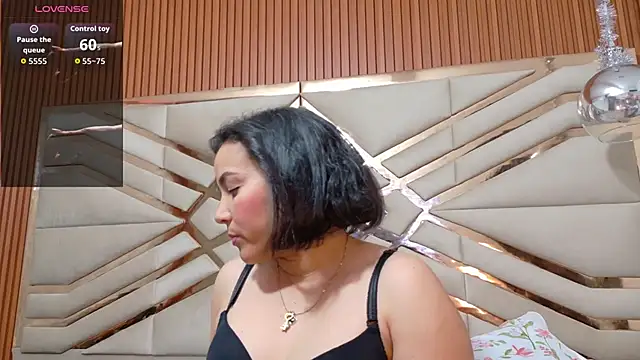 Sluttyandmature online show from 17, 4, 2026