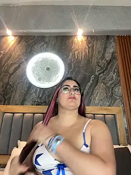 BellaPeers  online show from 23, 9, 2025