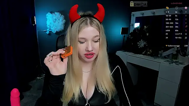 juli kisss online show from 15, 1, 2025