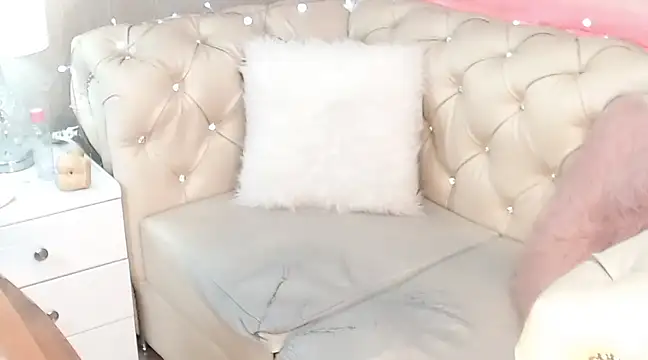 Snapshot of Barbie_Fox chatting on 19, 2, 2025 Barbie Fox online show from 19, 2, 2025