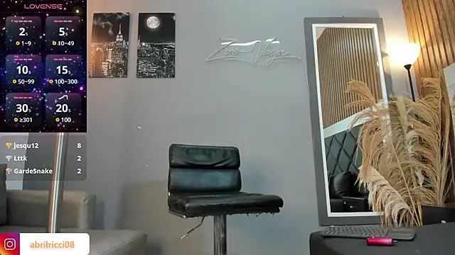 Snapshot of abril_ricci chatting on 8, 2, 2025 abril ricci online show from 8, 2, 2025