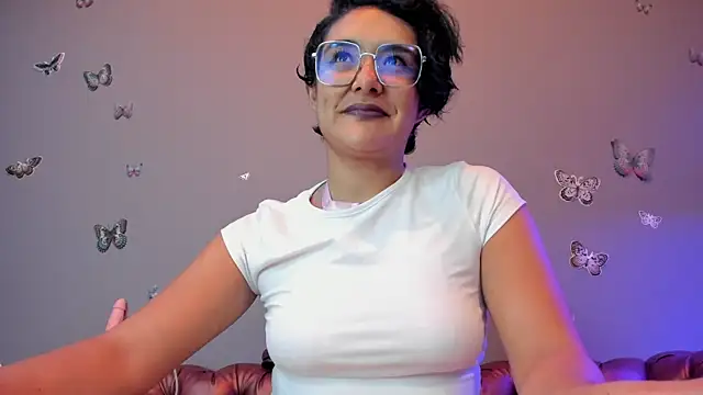Kaira mosse online show from 14, 1, 2025
