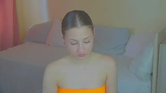 BritneyCruze online show from 15, 12, 2025