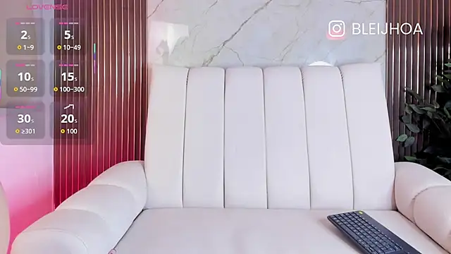 Snapshot of kenayfox chatting on 21, 2, 2026 kenayfox online show from 21, 2, 2026