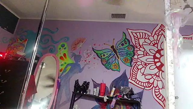 Snapshot of heartz999rene chatting on 11, 10, 2025 heartz999rene online show from 11, 10, 2025