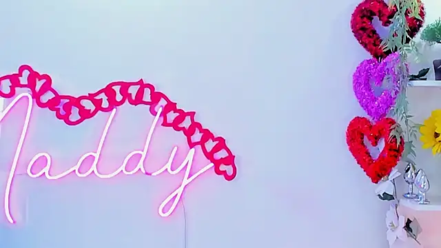 MaddyParisi online show from 21, 2, 2025