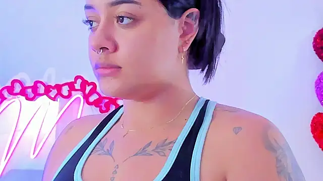 MaddyParisi online show from 23, 2, 2025