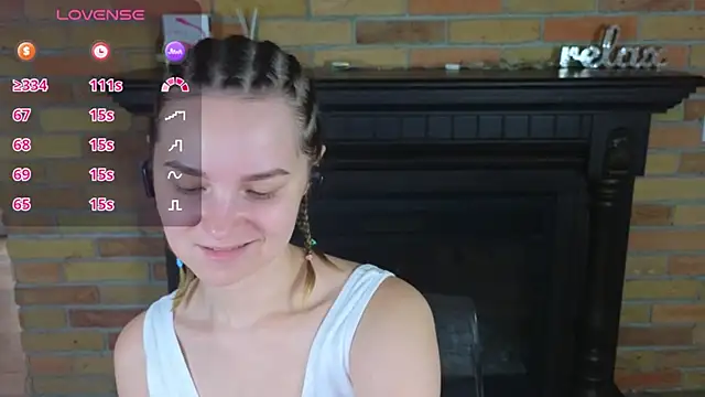 Snapshot of Ellie_Sunset chatting on 3, 7, 2026 Ellie Sunset online show from 3, 7, 2026