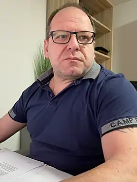 coupleLatinaLovers online show from 7, 2, 2025