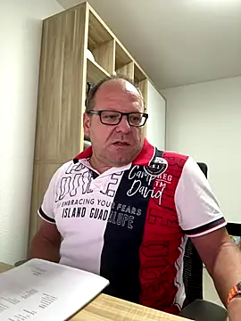 coupleLatinaLovers online show from 25, 9, 2025