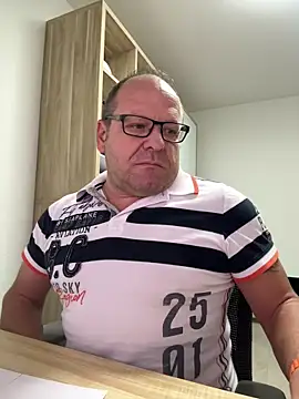 coupleLatinaLovers online show from 13, 10, 2025