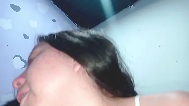 PetiteIvoryQueen19 online show from 18, 1, 2025