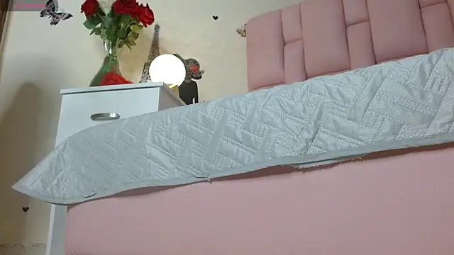 isabela ferrer  online show from 3, 12, 2025