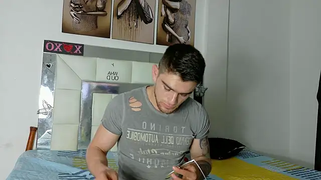 Sexy Alejandro  online show from 31, 1, 2025