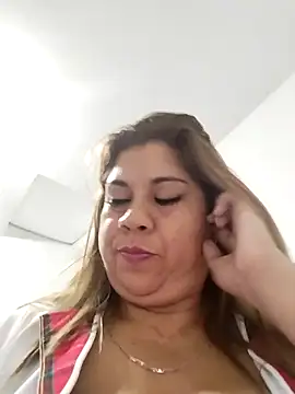 Laura-Hernandez online show from 18, 2, 2025