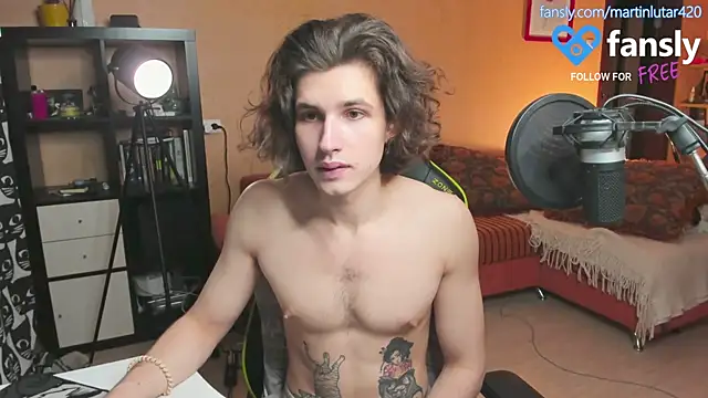 Snapshot of daddyMarty420 chatting on 20, 10, 2025 daddyMarty420 online show from 20, 10, 2025